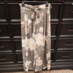 NLW Current Fashions Pleated Wide Leg Floral Pants - Size Large
